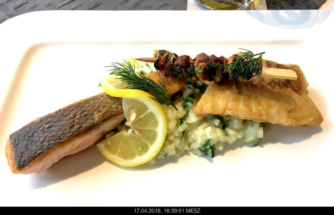 Gasthaus Knudsen Utersum Екстер'єр фото