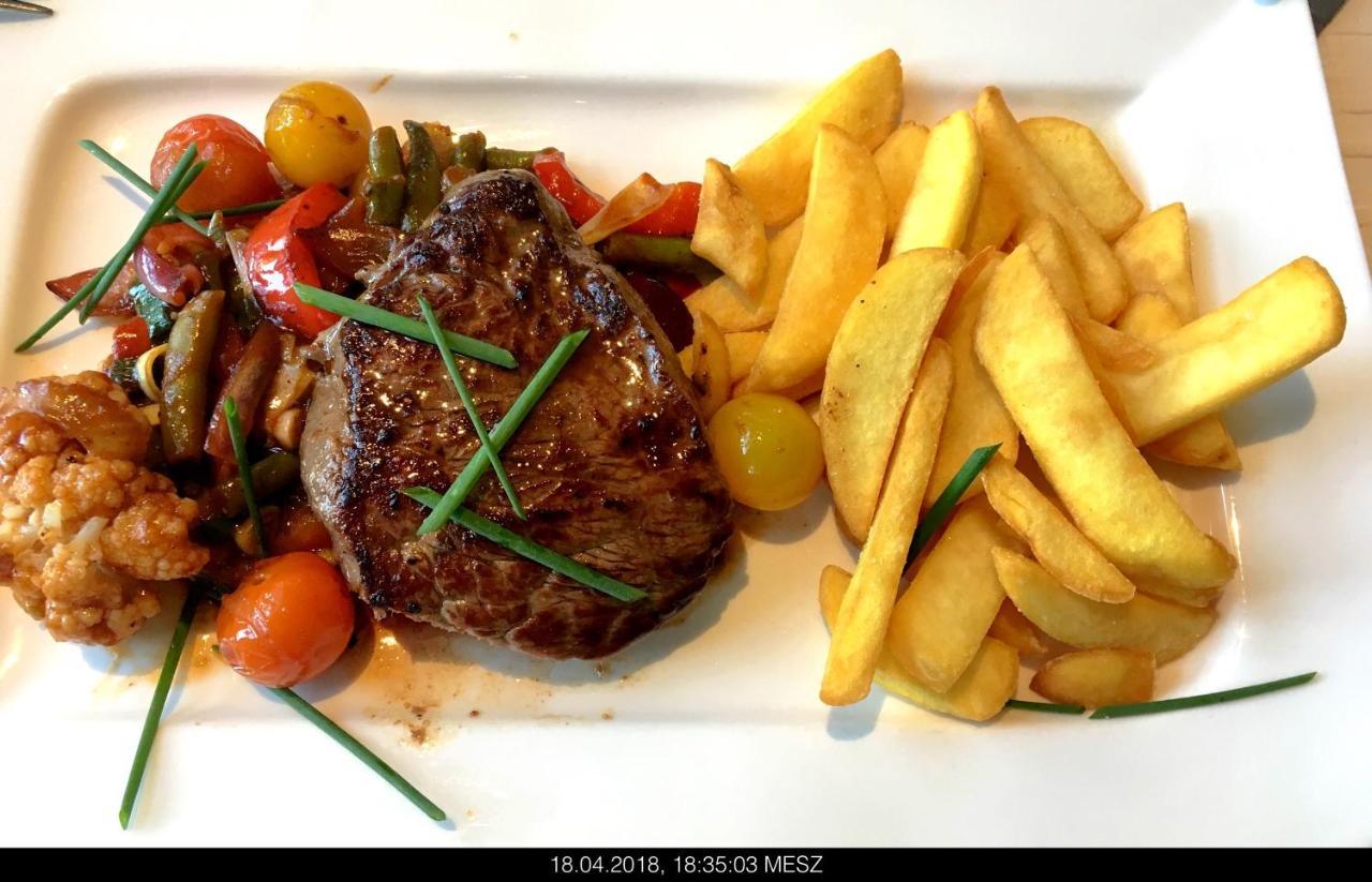 Gasthaus Knudsen Utersum Екстер'єр фото